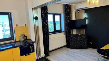 Apartment, 2 Bedrooms, City View | Interior