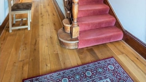 Interior - Beautiful private villa for 10 people with WIFI, TV, terrace and pets allowed (Newtonmore)