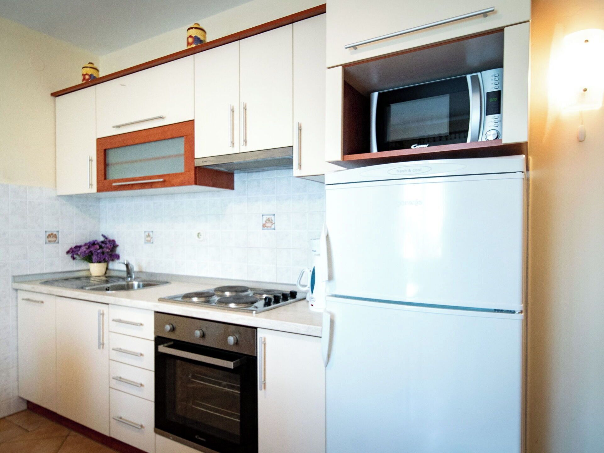 Kitchen, Kitchen Appliance, Major Appliance, Countertop, Cabinetry, Wood, Kitchen Sink, Furniture, Interior Design, Flooring