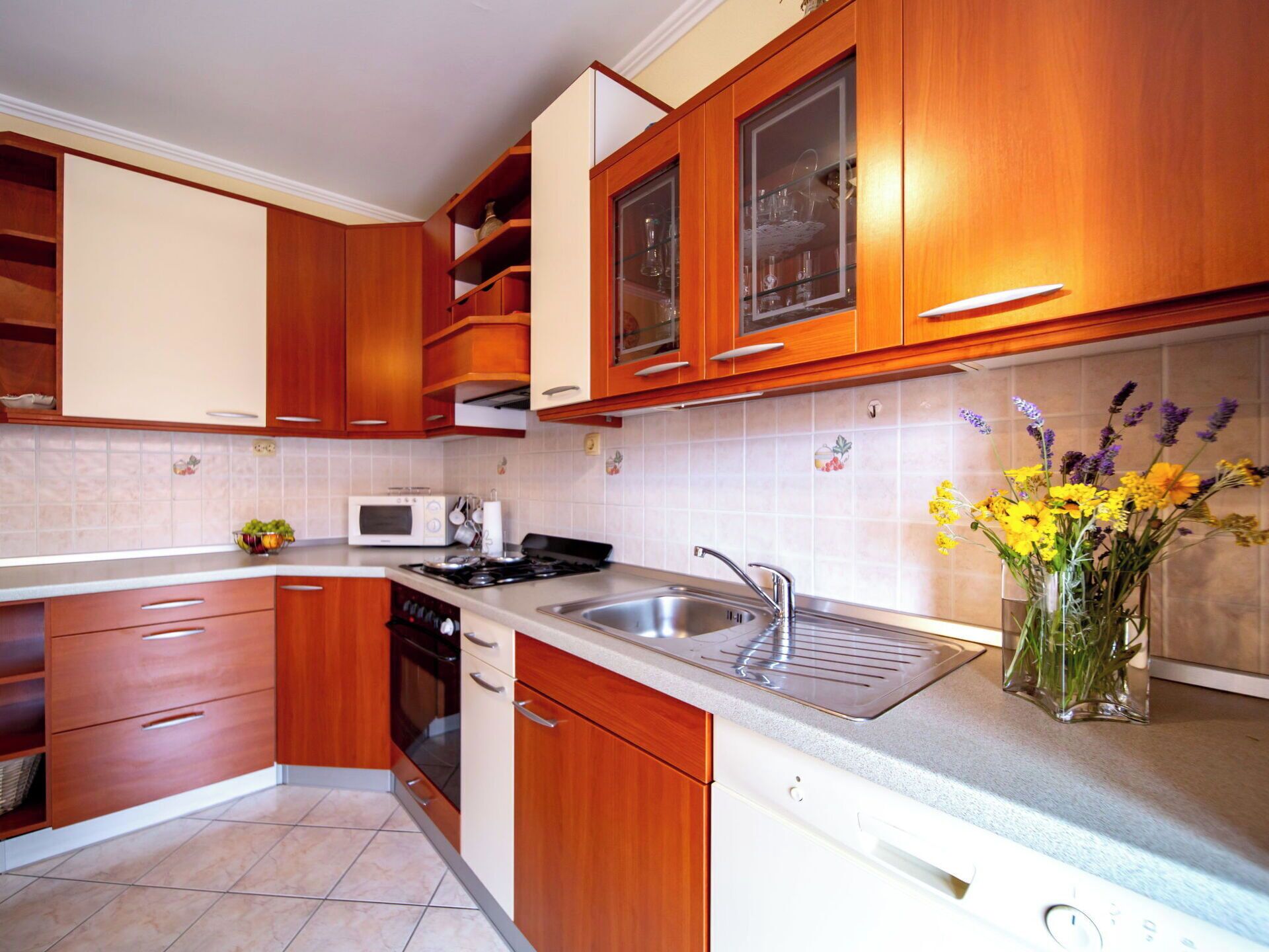 Kitchen, Kitchen Appliance, Countertop, Major Appliance, Kitchen Sink, Cabinetry, Interior Design, Flooring, Stove, Sink