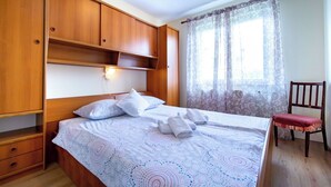 2 Schlafzimmer, Reisekinderbett, kostenloses WLAN