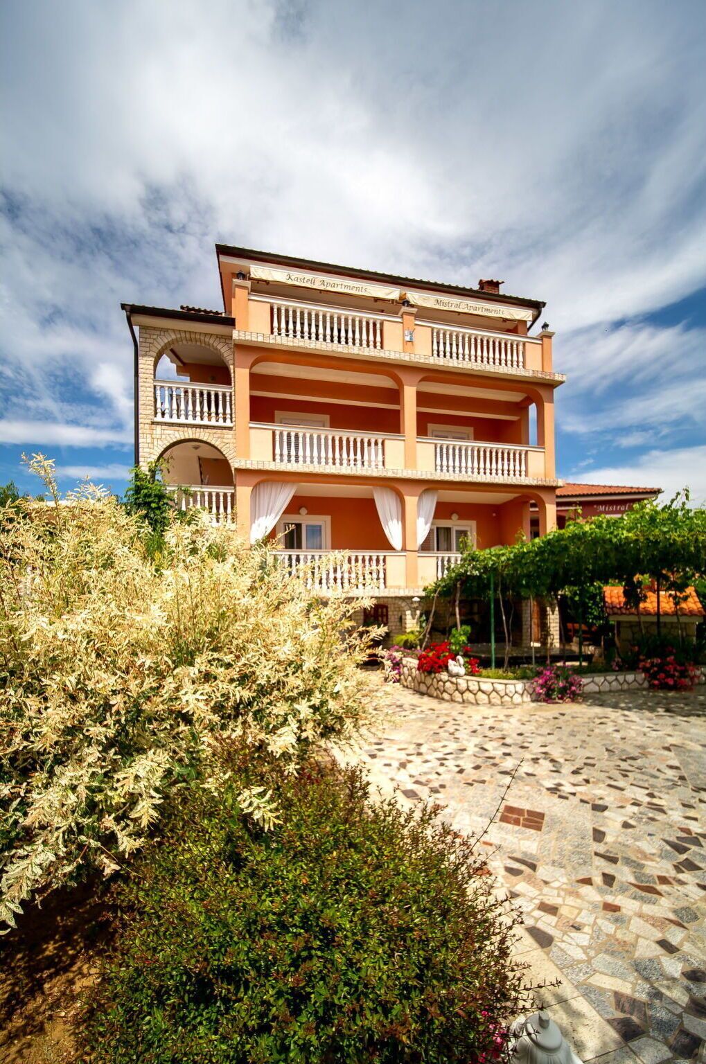 Balkon, Wohnung, Estate, Hazienda, Villa, Villa, Landscaping, Blumentopf, Historisches Haus, Zimmerpflanze