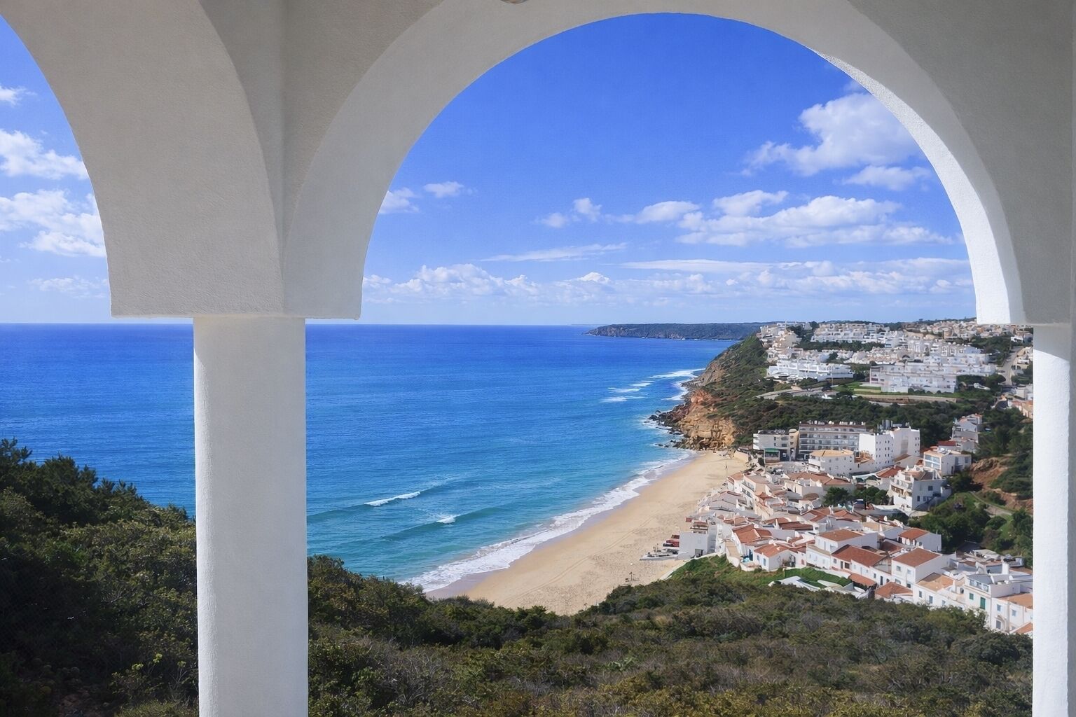 På stranden, liggestole, badehåndklæder
