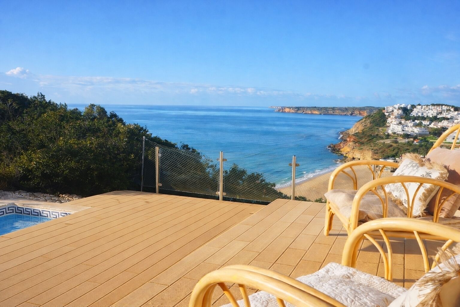 Alberca al aire libre y alberca climatizada