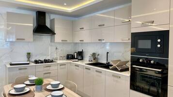 Apartment, 2 Bedrooms, Smoking, Balcony | Interior