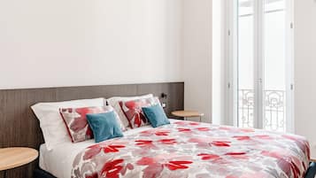 Escrivaninha, Wi-Fi de cortesia, roupa de cama