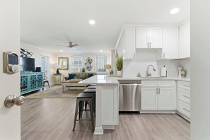 Interior - Downtown Delight For 4 (Atlanta)