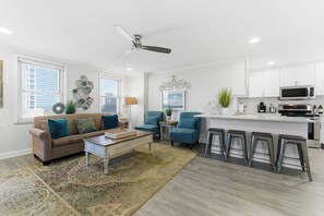Condo, 1 Queen Bed with Sofa bed, Balcony, City View (Downtown Delight) | Living area - Downtown Delight For 4 (Atlanta)