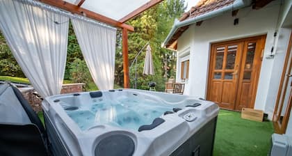 Cozy Cottage with Jakuzzi and Ebikes! Wifi: 100%, Stress: 0%
