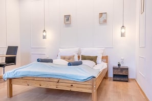 2 sovrum, skrivbord, strykjärn/strykbräda och gratis wi-fi