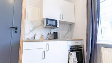 Fridge, microwave, dishwasher, coffee/tea maker