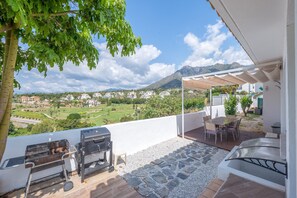 Outdoor dining - Villa "Jazz Close To Golden Mile" with Sea View, Private Pool & Wi-Fi (Marbella)