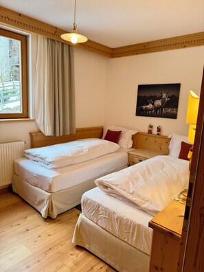 2 bedrooms, WiFi, bed sheets