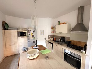 Fridge, microwave, oven, stovetop - Modern villa in Grand-Piquey near Arcachon Basin, capacity for 7 people (Lège-Cap-Ferret)