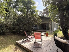 Terrace/patio - Modern villa in Grand-Piquey near Arcachon Basin, capacity for 7 people (Lège-Cap-Ferret)