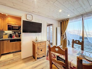 Dining - Renovated 2-room apartment - 7 ppl - Ski-in/Ski-out (Le Corbier)