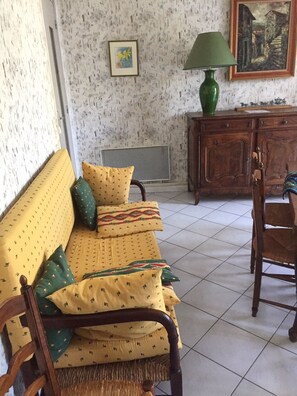 Living area - 3-bedroom house in enchanting Saint-Jean-du-Gard with private garden (Saint-Jean-du-Gard)