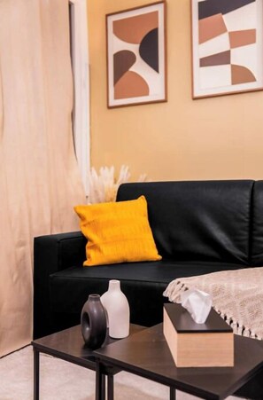Interior - Cosy Studio - Near train station - Netflix - LED ambiance (Annemasse)
