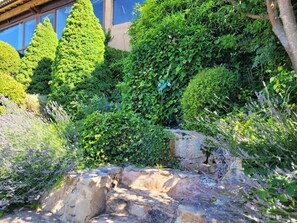 تفاصيل الفندق من الخارج