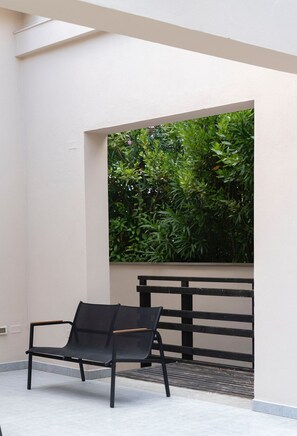 Terrace/patio - Sea view holiday home, surrounded by Mediterranean scrub with swimming pool (Chioma)