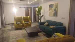 Unclassified image, 3 of 28, button - AAMIQ SPACE (Abuja)
