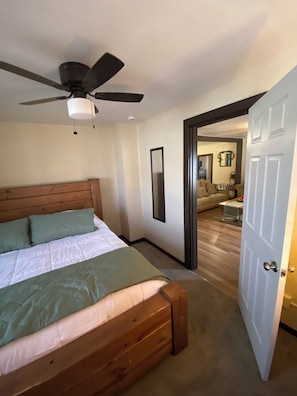 3 makuuhuonetta, silitysrauta/-lauta, Wi-Fi, vuodevaatteet