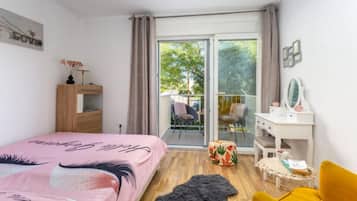 Leilighet – classic, aircondition, bakgårdsutsikt | Skrivebord for bærbar PC, strykejern/-brett og wi-fi (inkludert)