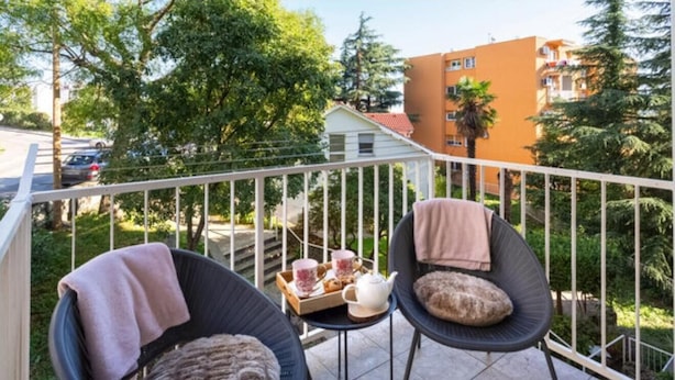 Klassiek appartement, airconditioning, uitzicht op de binnenplaats | Terrein van de accommodatie