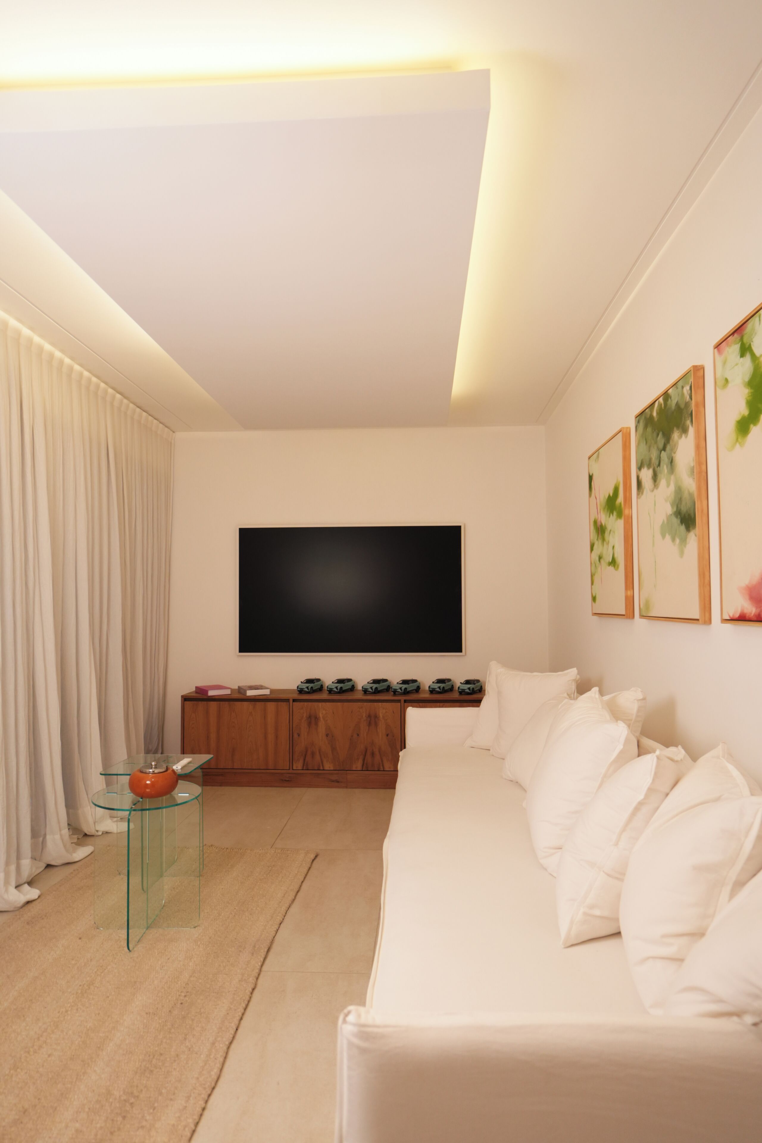 Deluxe Suite, Balcony, City View | Egyptian cotton sheets, premium bedding, down comforters, in-room safe