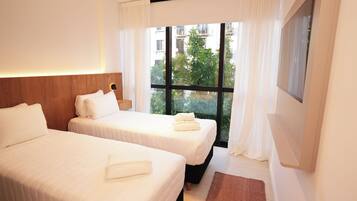 Căn hộ Deluxe, ban công, quang cảnh thành phố | Bộ trải giường bằng vải cotton Ai Cập, bộ đồ giường cao cấp