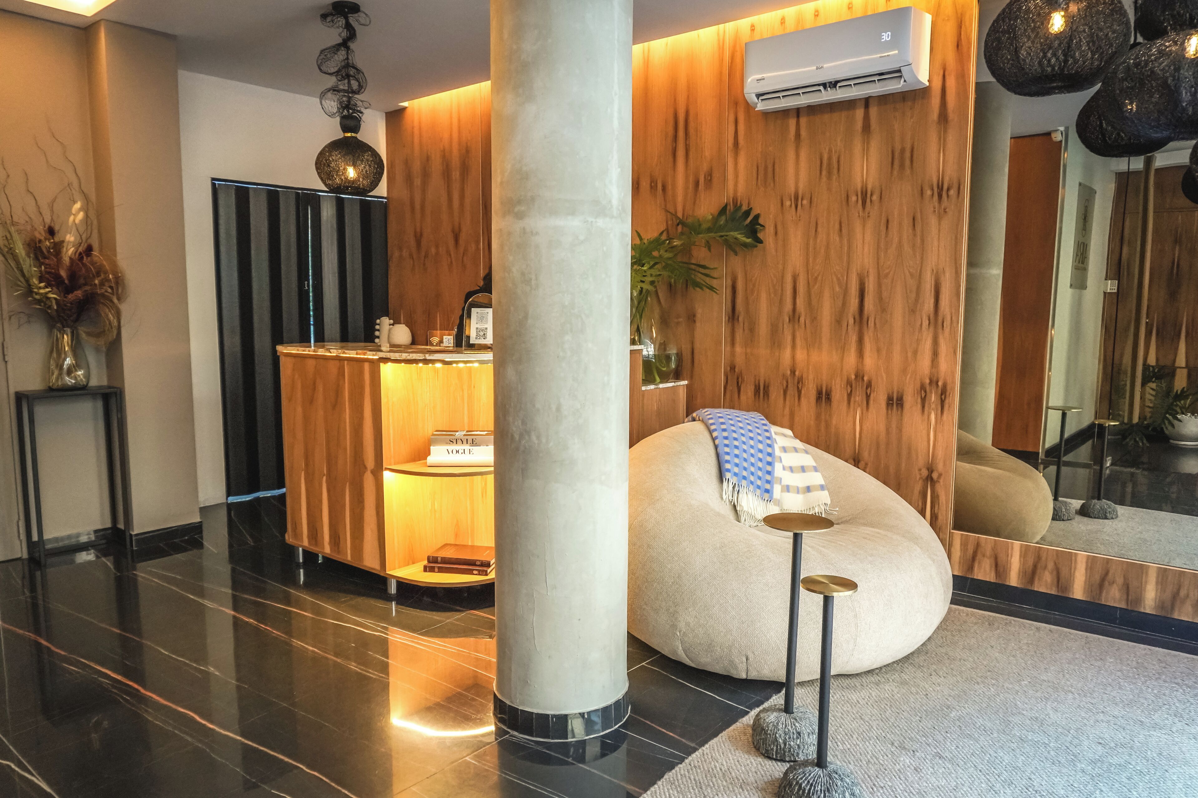 Quầy tiếp tân