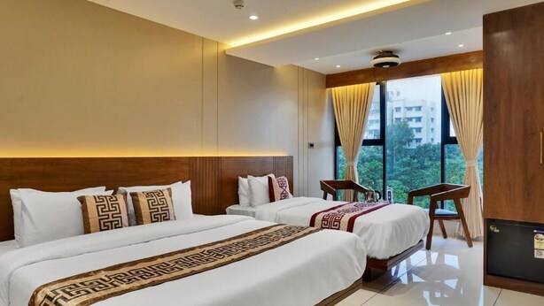 Superior Triple Room | Free WiFi - HOTEL SAYBA INTERNATIONAL (Pune)