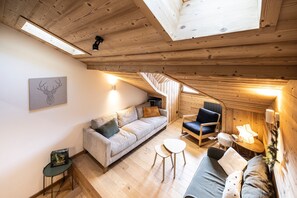 TV - Holiday Home “L'alpin” with Mountain View (Les Déserts)