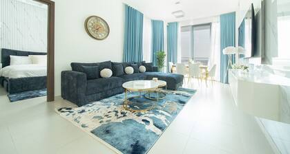 Spacious Beachfront 1 Bed in Blue Bay Walk