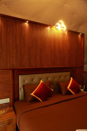 Deluxe Studio, Hill View - MunnarGlamp Munnar (Devikolam)