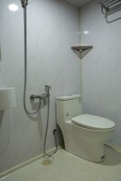 Deluxe Studio, Hill View | Bathroom