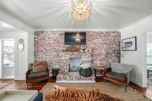 Interior - Mermaid on 7th | Pet-Friendly | 2 Blocks to Downtown & Bay (Port Saint Joe)