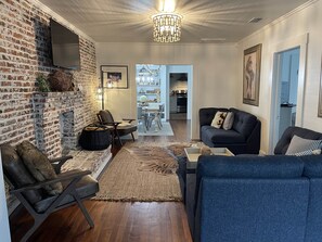 TV - Mermaid on 7th | Pet-Friendly | 2 Blocks to Downtown & Bay (Port Saint Joe)
