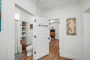 Hair dryer, towels - Mermaid on 7th | Pet-Friendly | 2 Blocks to Downtown & Bay (Port Saint Joe)