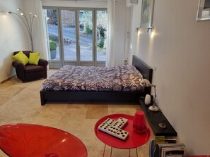 1 chambre, fer et planche à repasser, Wi-Fi, draps fournis