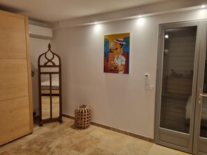 Strykejern/-brett, wi-fi og sengetøy