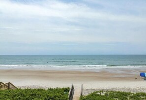 Beach nearby - Luxurious, Sound Side, Boat Dock, Elevator, Pets Welcome, Hot tub, Communal Pool, Game Room (North Topsail Beach)