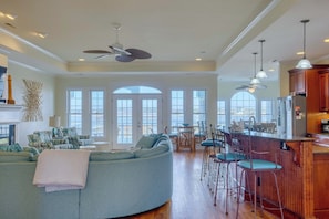 TV, fireplace - Luxurious, Sound Side, Boat Dock, Elevator, Pets Welcome, Hot tub, Communal Pool, Game Room (North Topsail Beach)