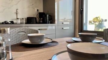 Apartment, 2 Bedrooms, Smoking, Balcony | Dining