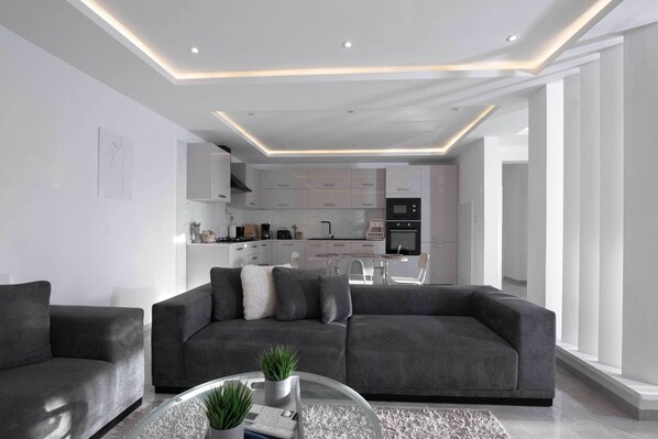 Living room - Cozy Stay With Balcony View in La Marsa (La Marsa)