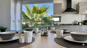 Appartamento, 2 camere da letto, fumatori, balcone | Sala da pranzo