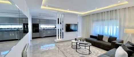 Apartment, 2 Bedrooms, Smoking, Balcony | Living room