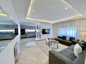 Apartment, 2 Schlafzimmer, Raucher, Balkon | Wohnzimmer