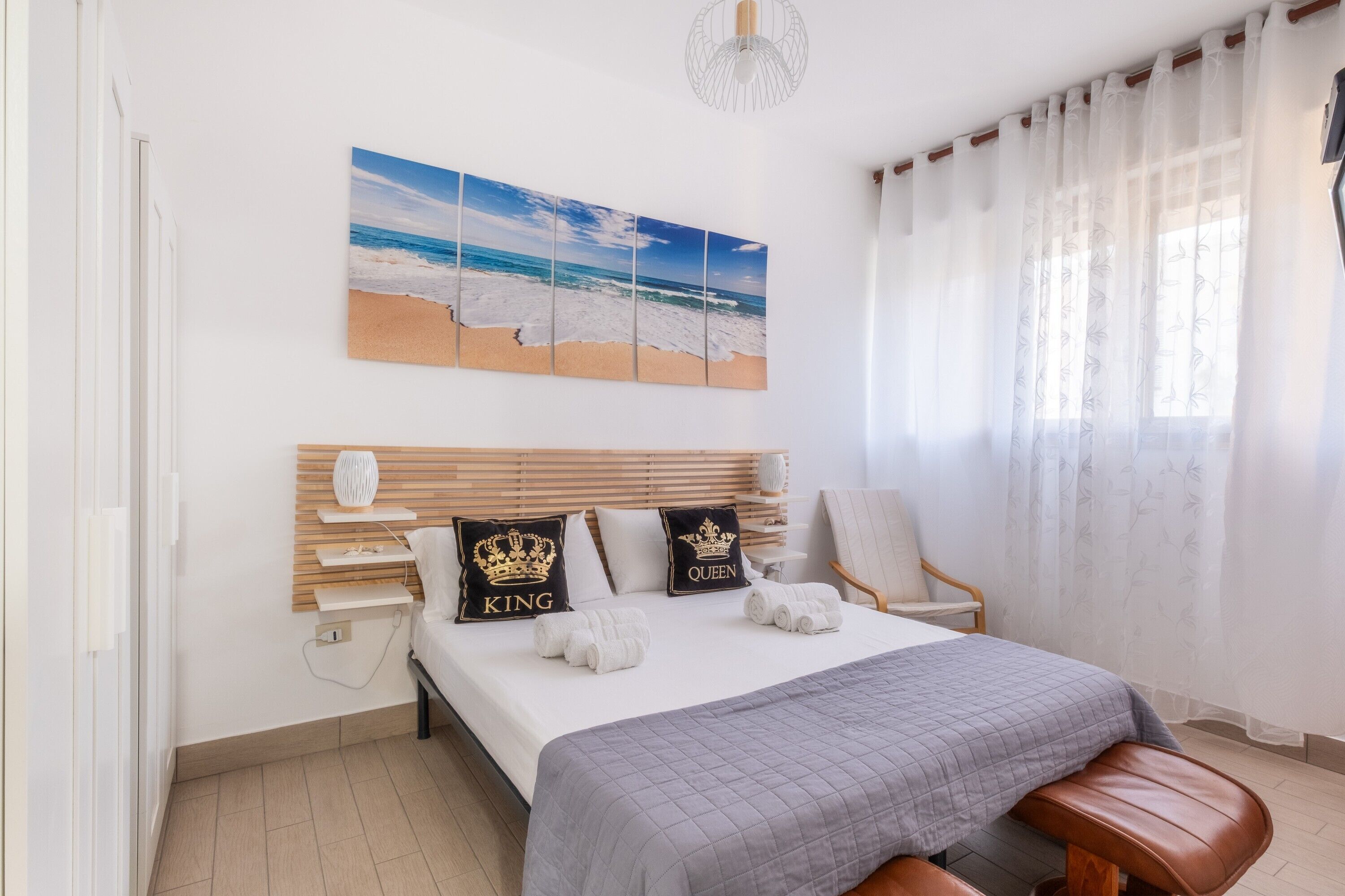 Iron/ironing board, WiFi, bed sheets