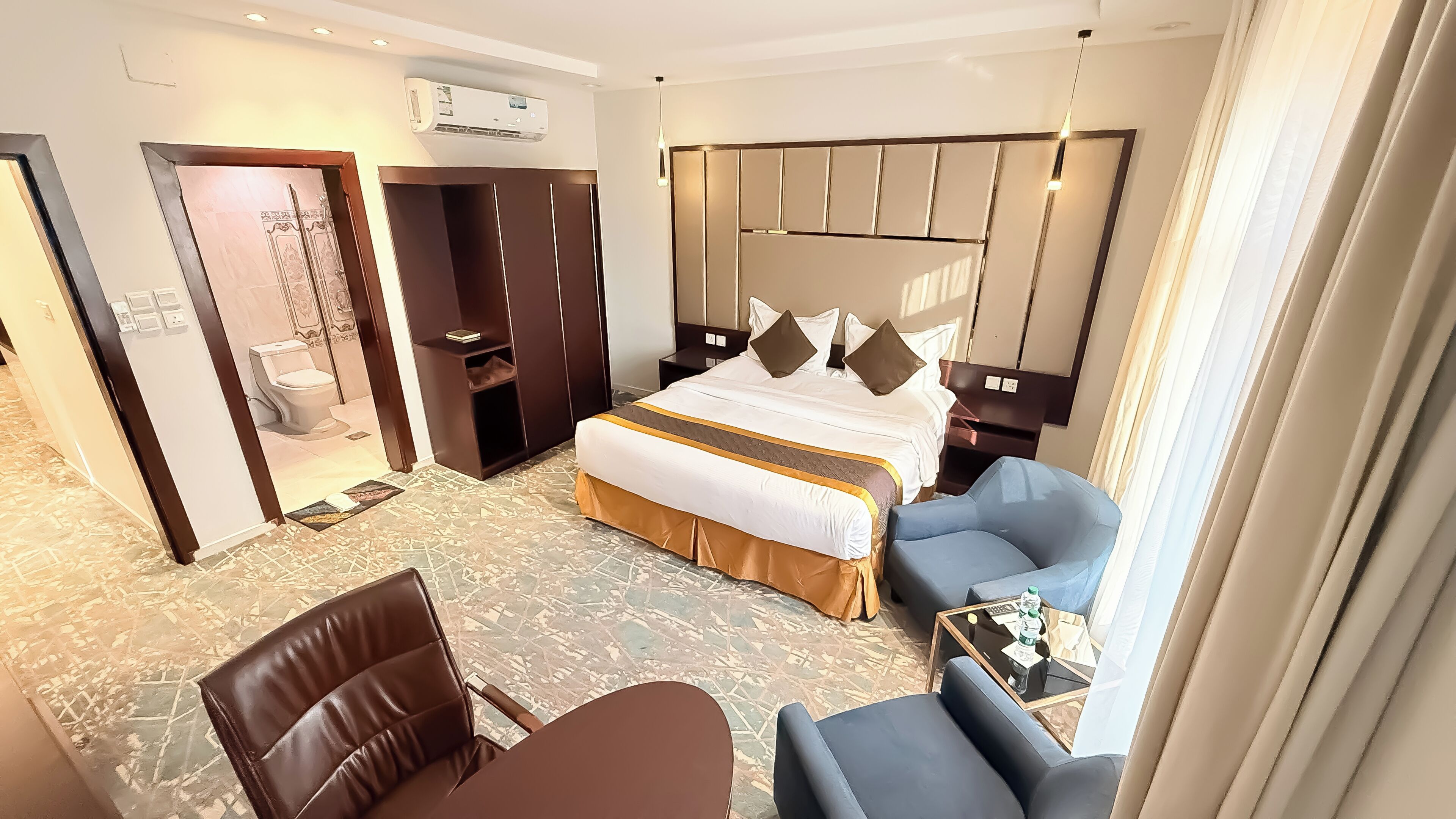 Family Suite | In-room safe, desk, laptop workspace, soundproofing